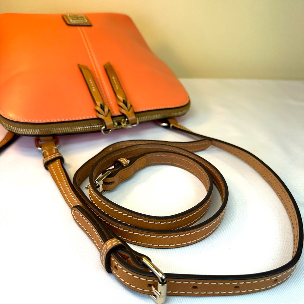 Dooney & Bourke Trixie Coral smooth leather shoulder/crossbody Convertible - Picture 8 of 14